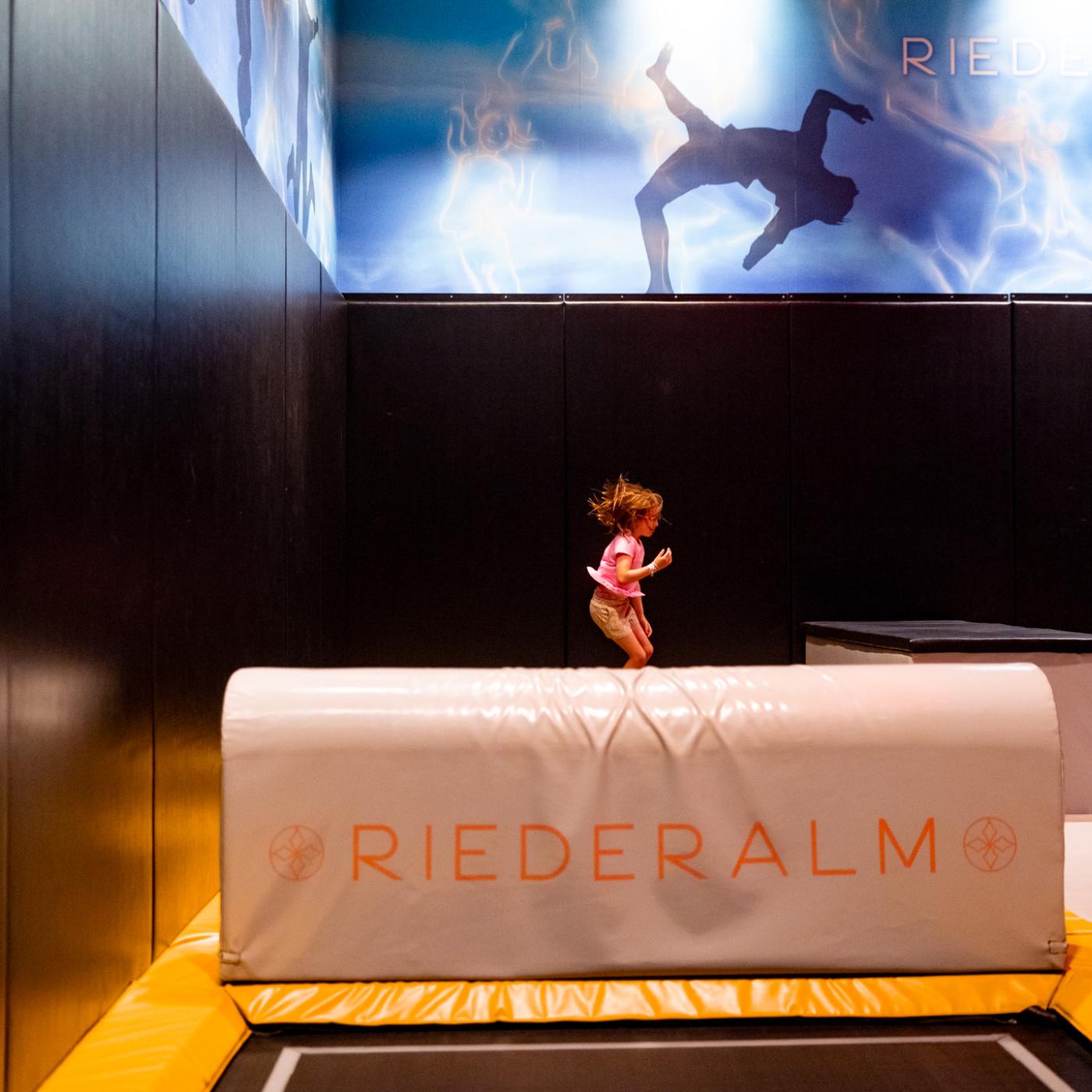 neue Trampolinhalle in der Riederalm