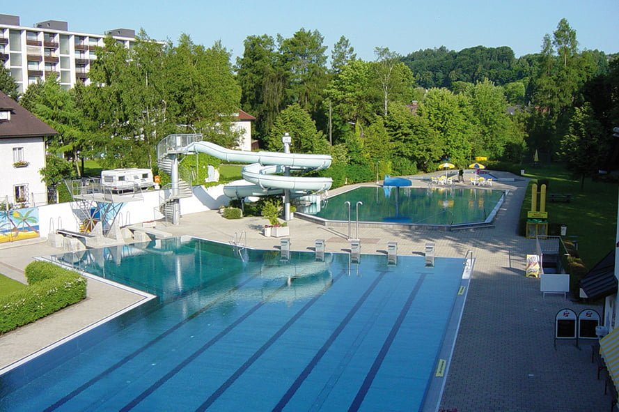 Familienfreundliches Schwimmbad in Vöcklabruck. 