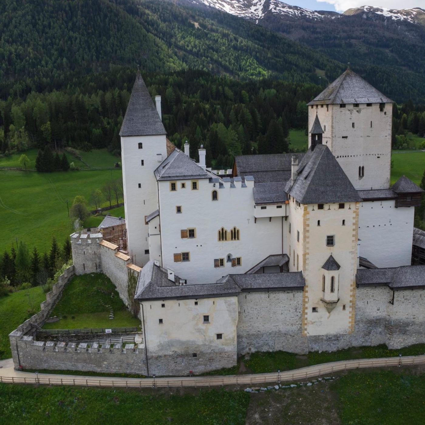 Burg Mauterndorf. 