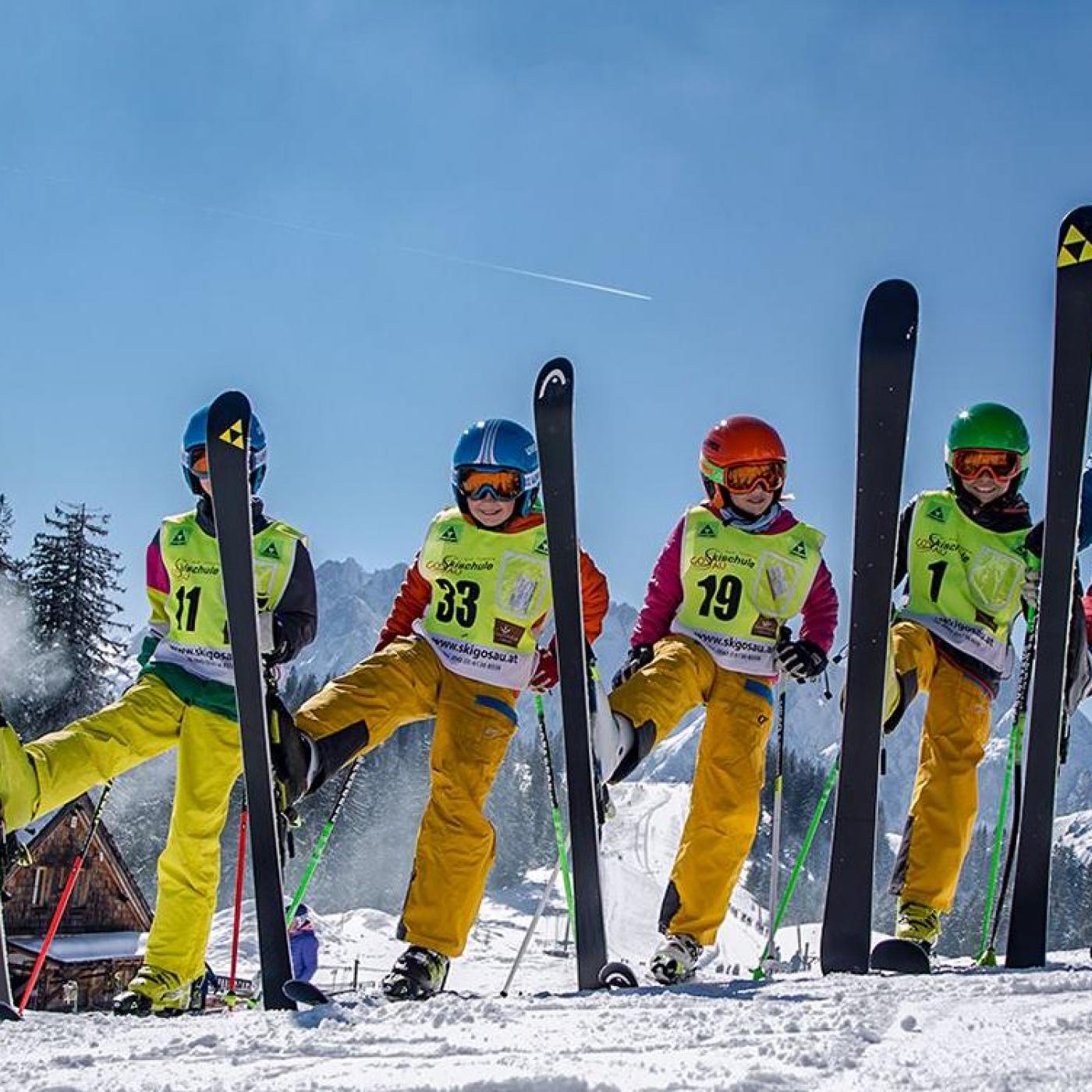 Kinder Skikurs in der Skischule Gosau.