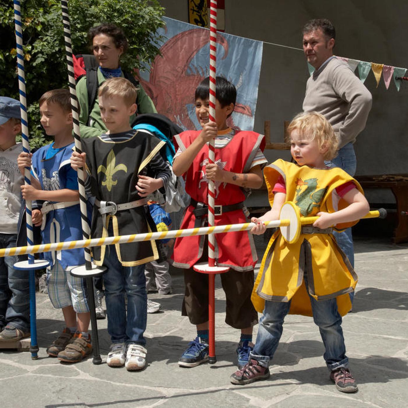 Familien-Turnier auf der Burg Hohenwerfen. 