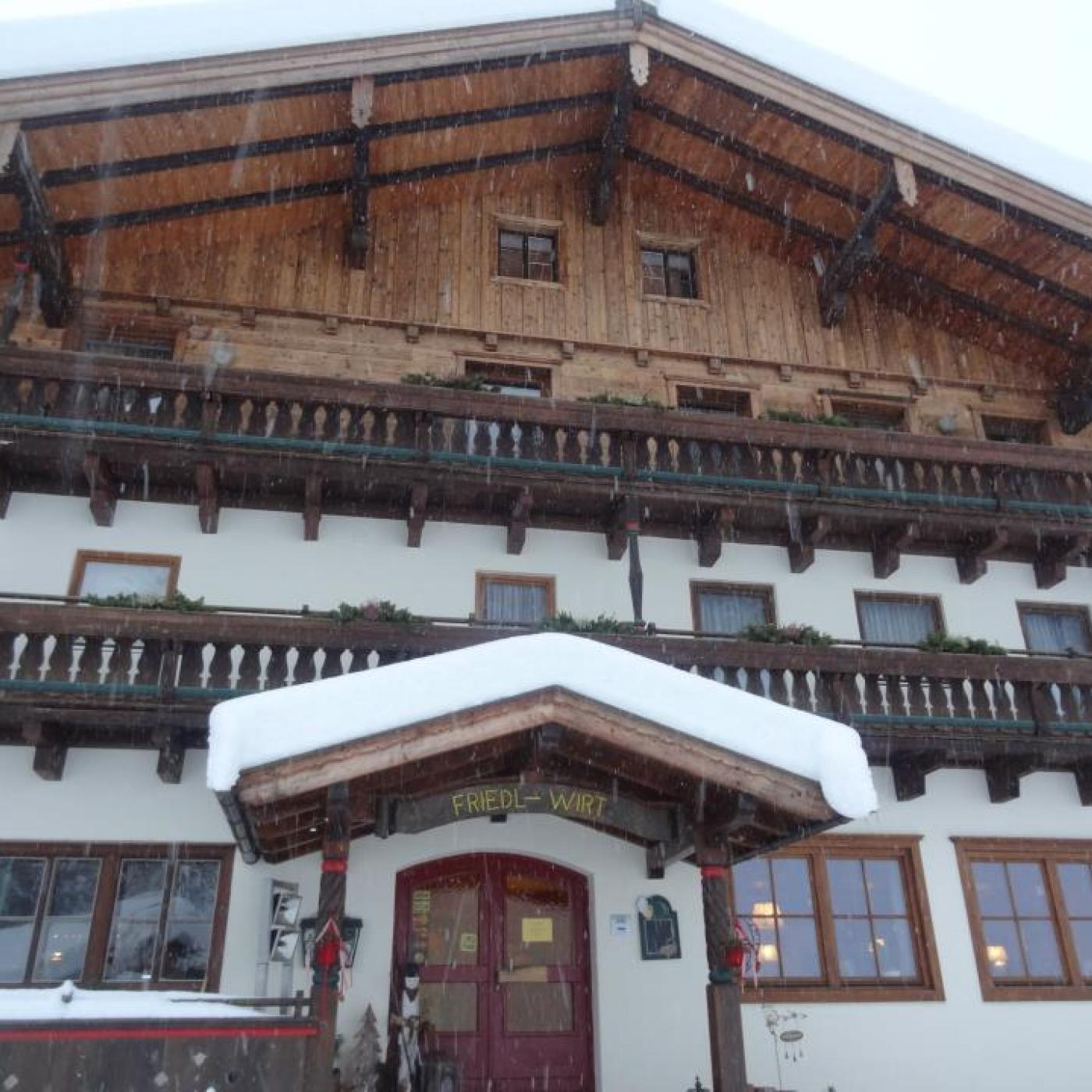 Wohlfühlgasthof Hotel Friedlwirt im Winter in Unken.