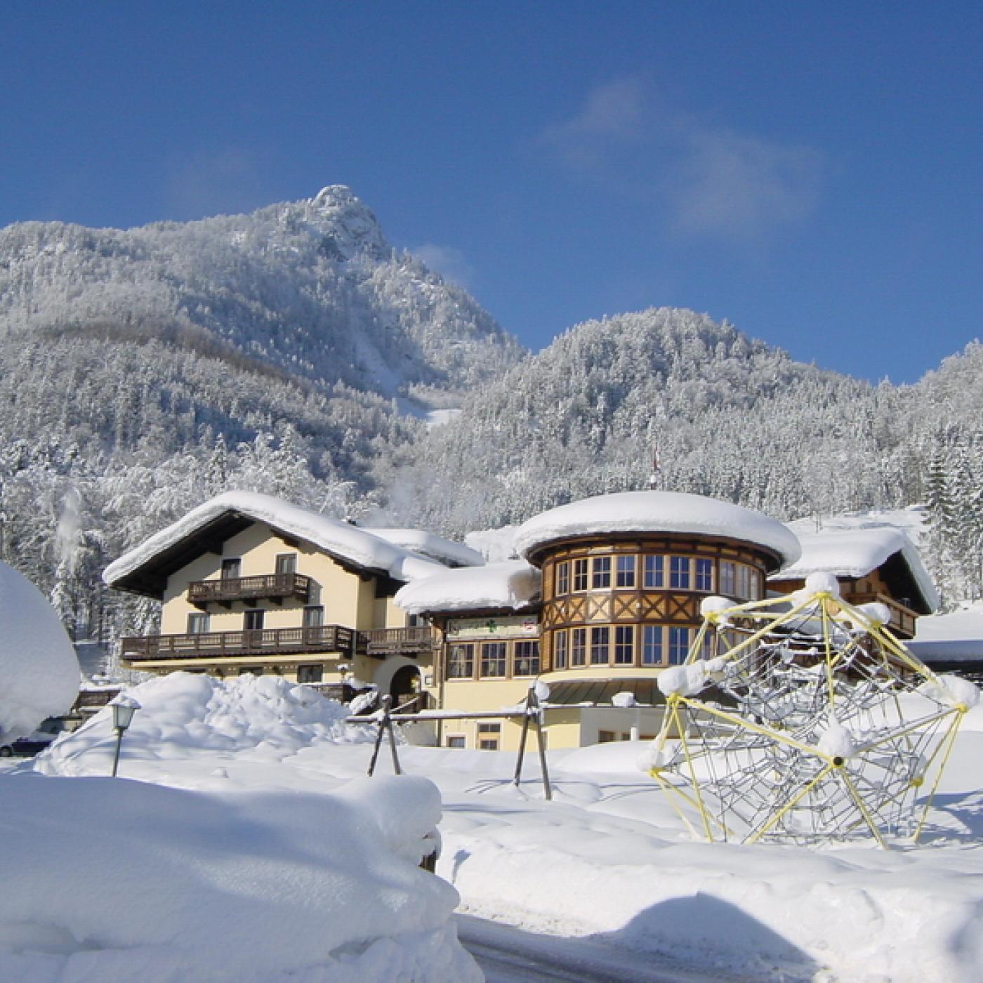 Gasthof und Hotel Kleefeld in Strobl am Wolfgangsee im Winter