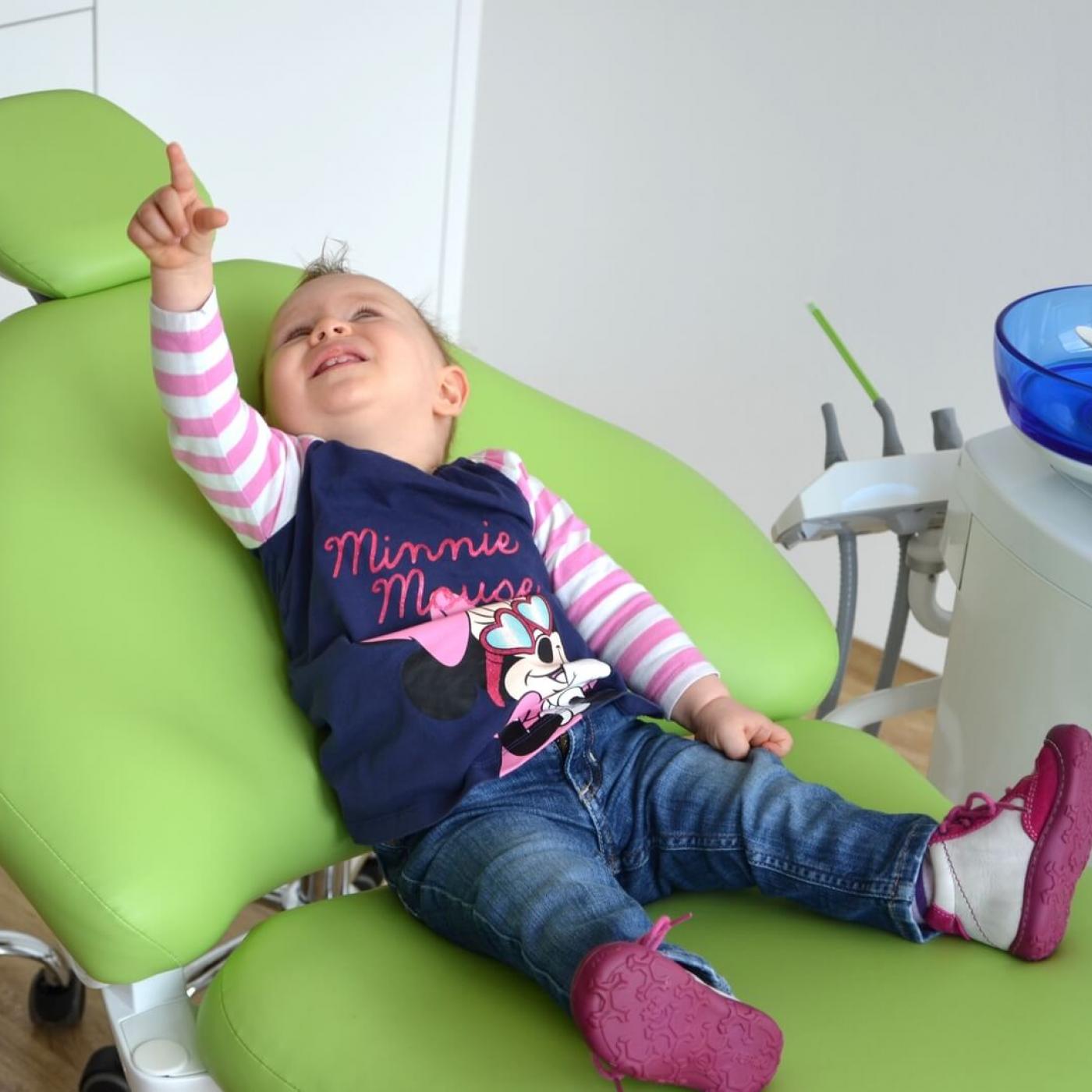 familydent kinderfreundlicher Zahnarzt in Altenmarkt im Pongau - stressfreie Behandlung für Kinder und Erwachsene.