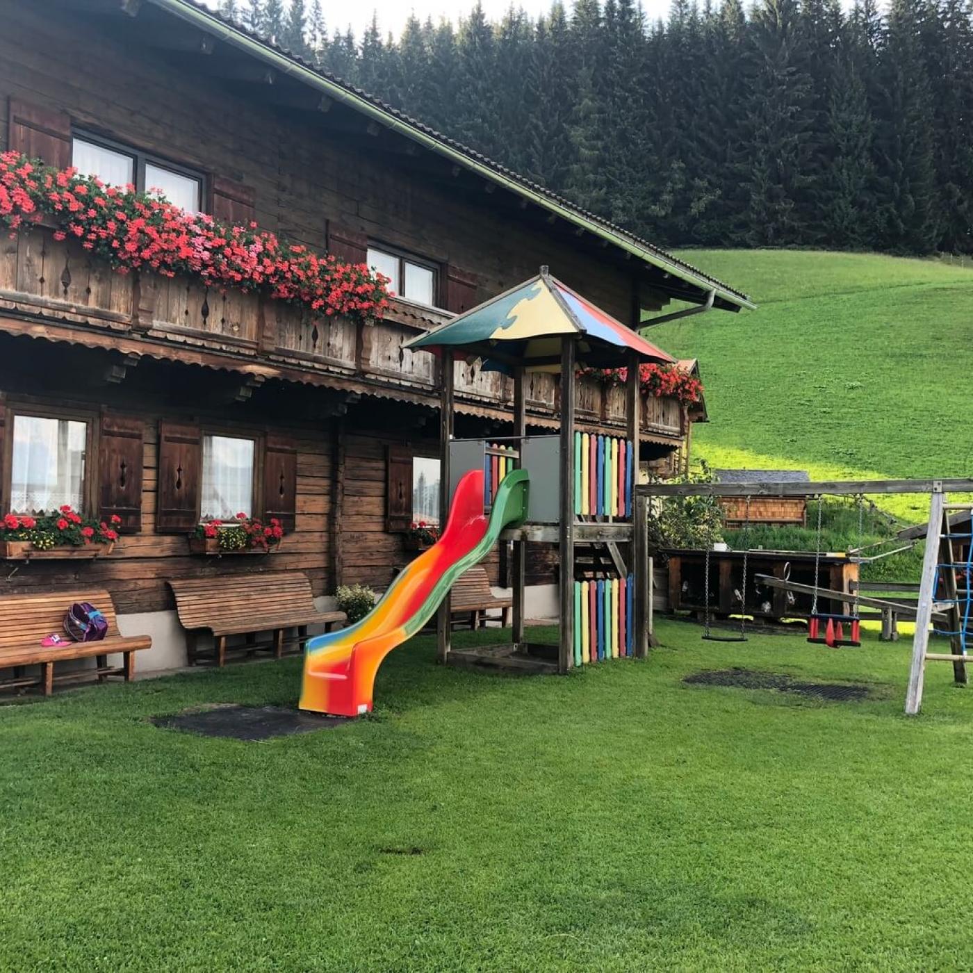 Spielplatz beim Berggasthof Sattelbauer in Flachau.