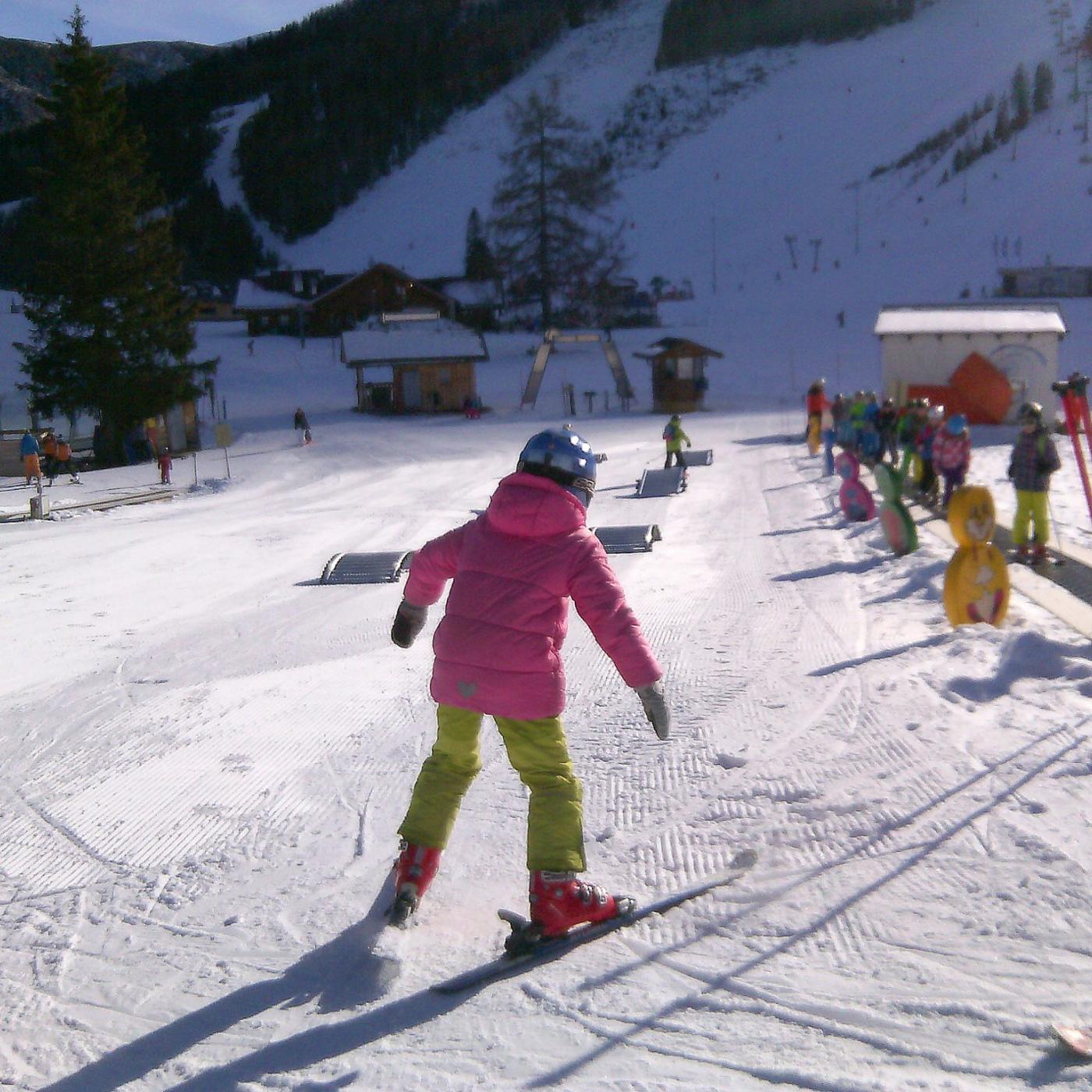 Kinder-Skikurs in der Wintersportschule Stodertal.