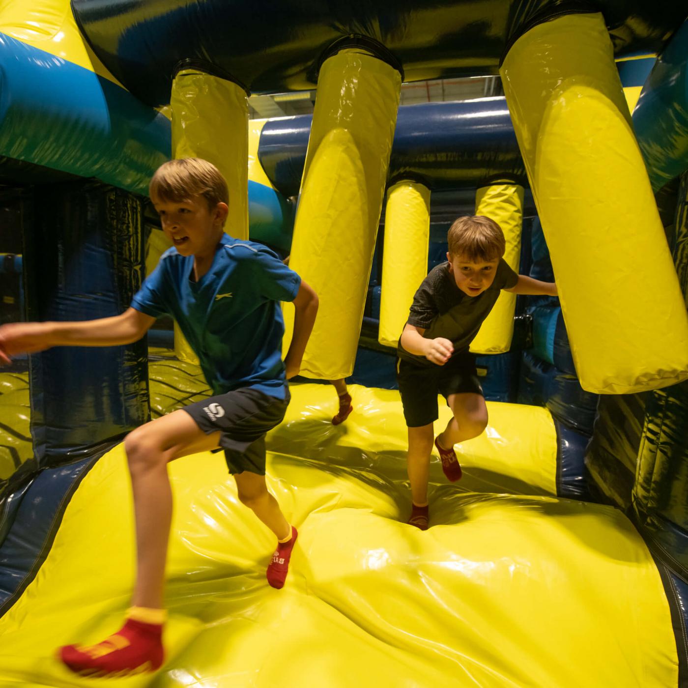 Inflate-Indoorspielplatz im Flip Lab Center in Graz.