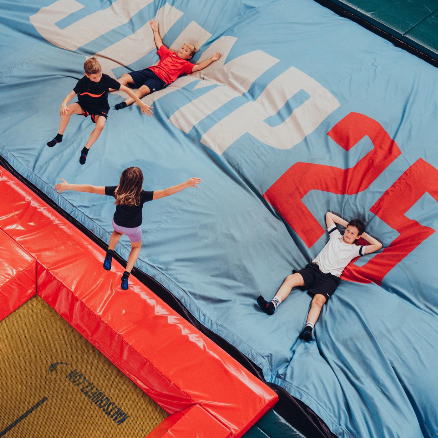 Jump 25 Logo